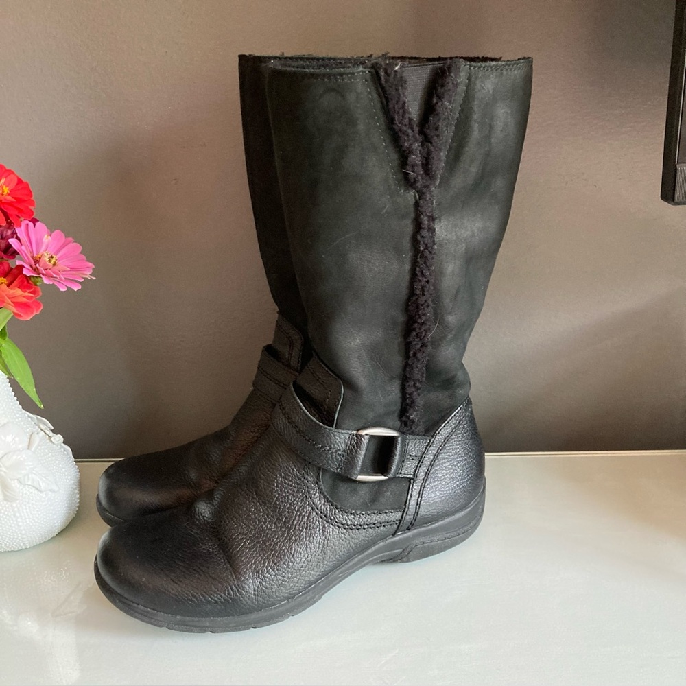 Clarks Black Leather Shearling Lined Boots
